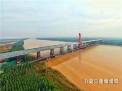 济南凤凰黄河大桥主桥合龙